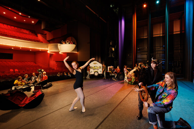 4340 0t2a9189 theater lr